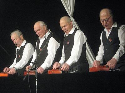 „Csak egy jót muzsikálni...”