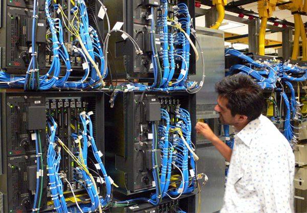 Mindenkinek szélessávú internetet adna az Európai Bizottság