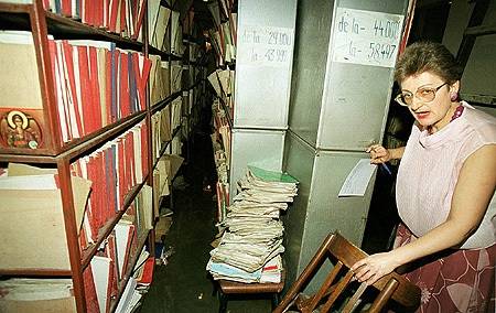 Egy év a munkakönyvek leadásáig