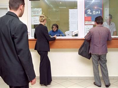 Jelentős személyzetcsökkentés a helyi és megyei önkormányzatoknál