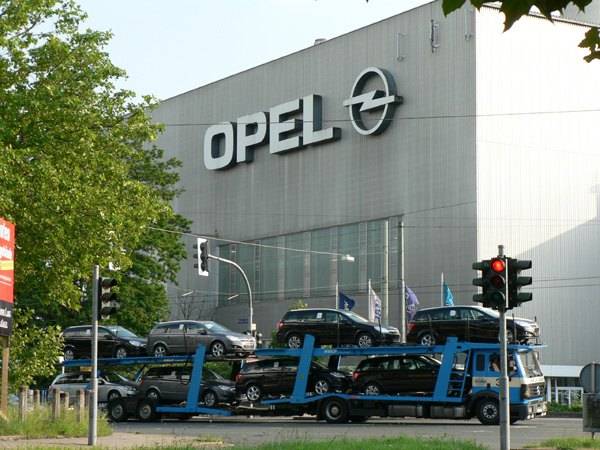 Napi 5 millióval nő az Opel vesztesége