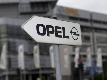 Hárman vannak versenyben az Opelért