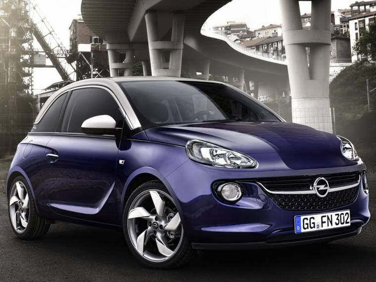 Felfrissítette legnépszerűbb típusát, az Astrát az Opel