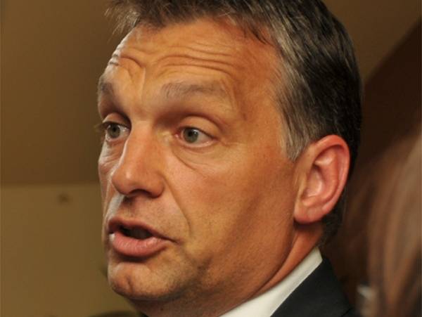 Orbánék száz napja: sodródás után kormányzás