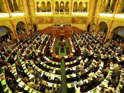 Megalakult a magyar Országgyűlés 