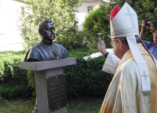 &bullet;  Fotó: A szerző felvétele