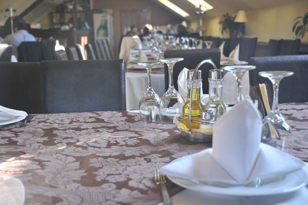 &bullet;  Fotó: Bone Ewald