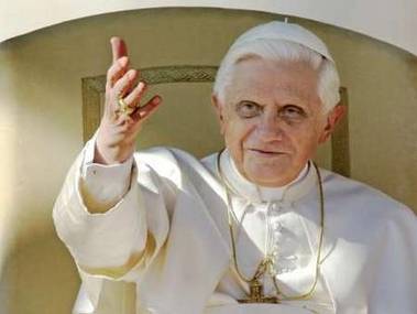 Bocsánatot kért a pápa az egyházi személyek szexuális visszaélése miatt