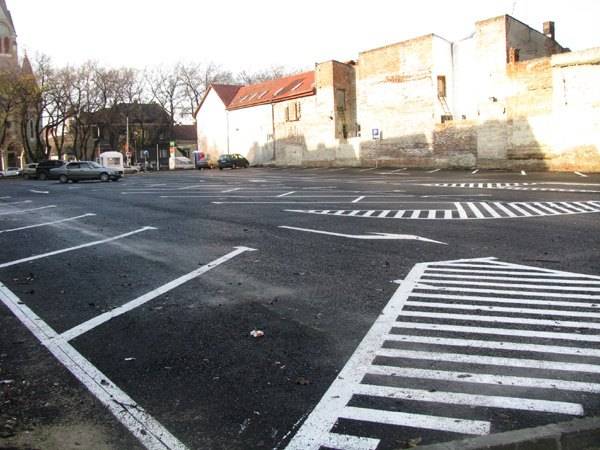Nagyvárad: a Körös utcán állomásoznak majd az illegálisan parkoló gépkocsik 