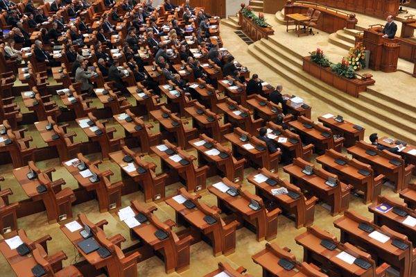 Fegyverszünetet kér az ellenzéktől Băsescu