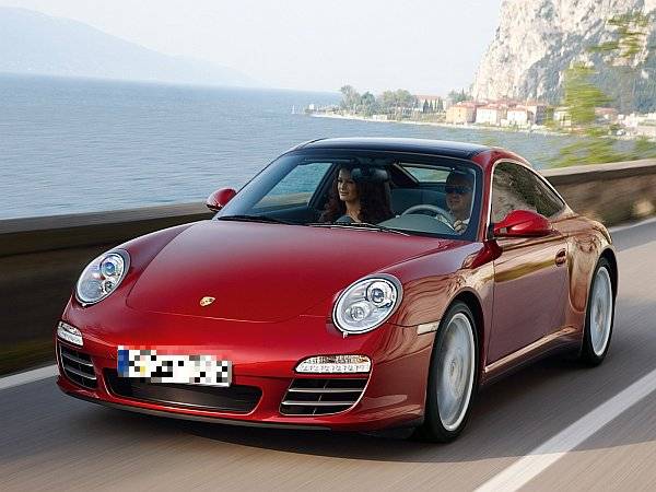  Tényleg vonzóbb-e egy Porschéban ülő férfi?