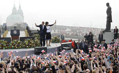 Obama támogatja a nukleáris leszerelést