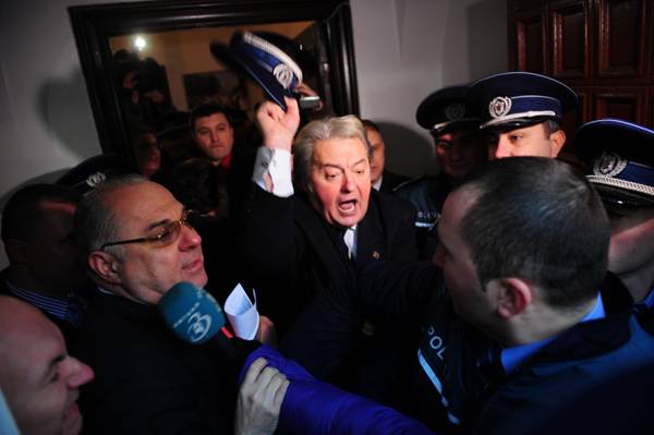 Botrány a PRM bukaresti kilakoltatásán