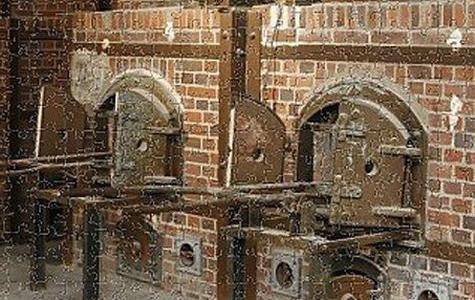 Kiütötte a biztosítékot Németországban a dachaui krematóriumot ábrázoló puzzle