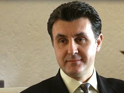 Visszalépett az elnökjelöltségtől Radu herceg