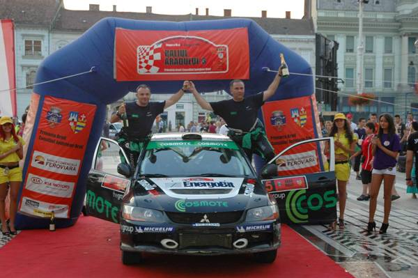 Román és magyar győztest is avattak Aradon