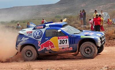 Sainz és Coma az élen a Dakaron