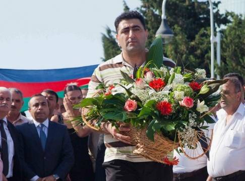 Visszatér a katonai szolgálatba az azeri baltás gyilkos