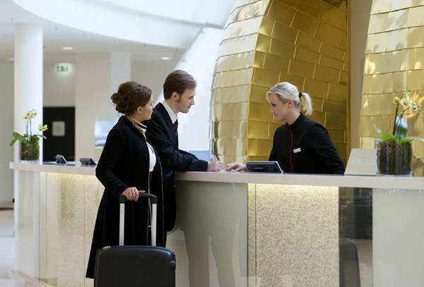 Enyhén nőtt az átlagbér