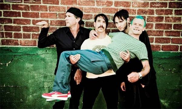 Premier: Romániában lép fel a Red Hot Chili Peppers