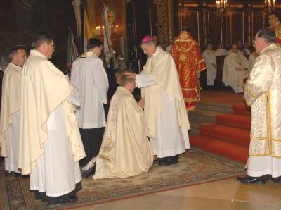 Püspökavatás Nagyváradon és Kolozsváron