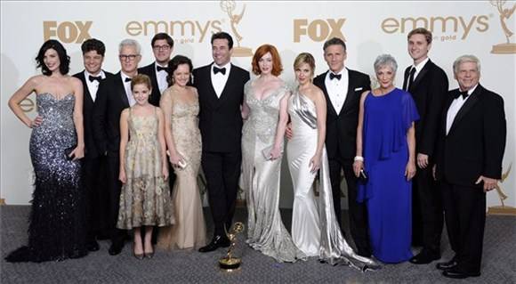 Tarolt a Reklámőrültek és a Modern család az Emmy-díjátadón