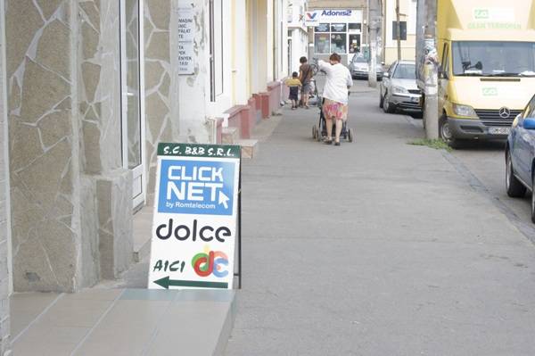 Szabályozzák a reklámtáblák kihelyezését Nagykárolyban