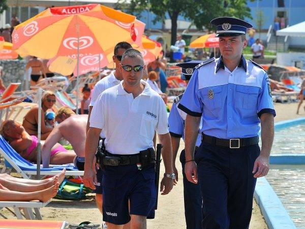 Román rendőrök teljesítenek szolgálatot Hajdúszoboszlón
