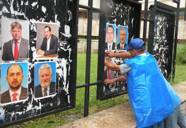 Tojászáporral fenyegetik a szakszervezetek az RMDSZ-t