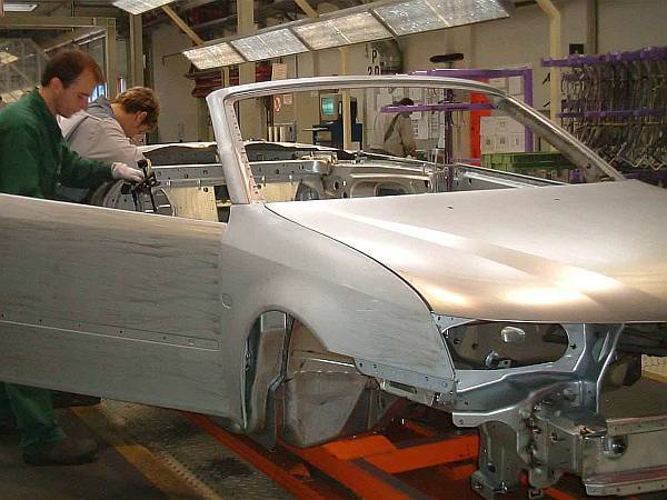 Saab: részleges kiárusítás 