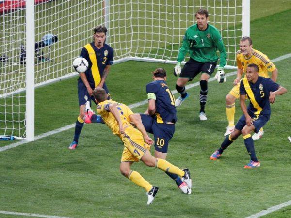 EURO 2012: Legyőzte a svédeket a kétfejű nagyöreg 
