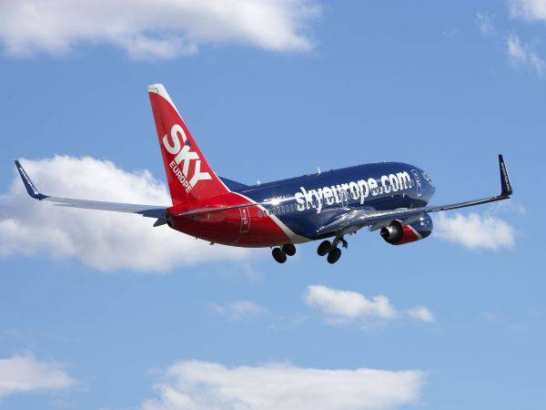 Csődbe ment a SkyEurope, több ezer utas rekedt európai reptereken