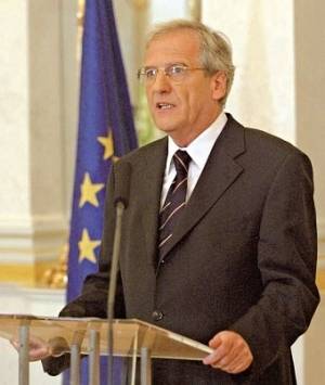 Szlovák kisebbségvédelmi törvényt kér Sólyom 