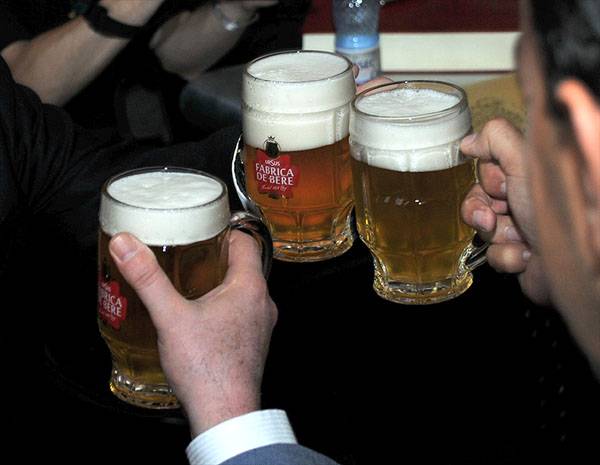 Egy literrel nőtt tavaly az egy főre eső romániai sörfogyasztás