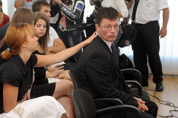 Stohl-per: a vádlott azt mondta, hogy ő is megsérült