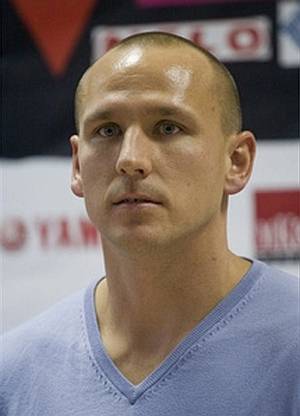 Storcz öt aranyat vár