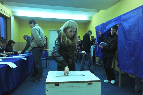 Moldovában megkezdődött a parlamenti választás, másfél év alatt a harmadik