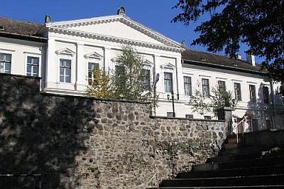 Múzeum vagy iskola?