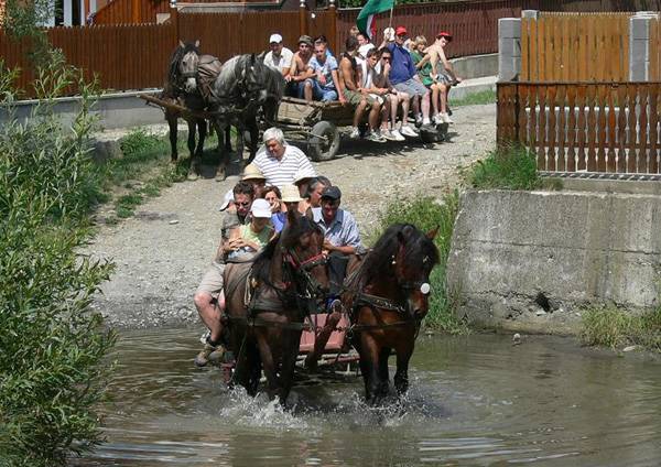 Szekértúra indult útnak a hét végén Orbán Balázs nyomában