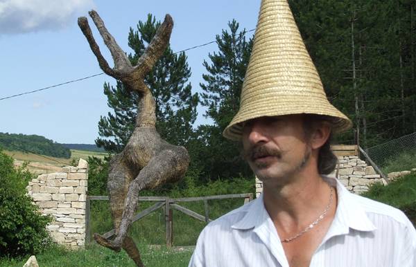 A kolozsvári Bartha Ernő szénaszobrai London terein az olimpia idején