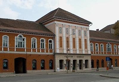 Hatvan év színház Sepsiszentgyörgyön 