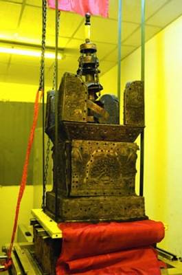 Buddha-ereklye miniatur pagodában 