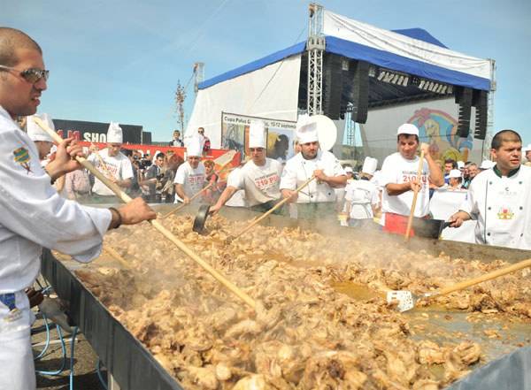 &bullet;  Fotó: Bone Ewald