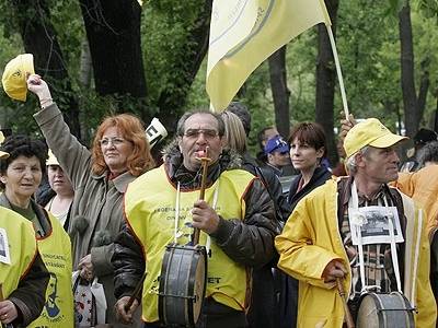 Sztrájkra készülnek a tanügyi szakszervezetek