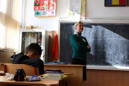 Politikai játék az iskolákkal?