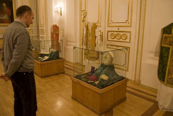 Scheffler János boldoggá avatandó vértanú püspökről nyílt kiállítás Szatmárnémetiben