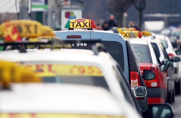 Taxi-körkép: Nagykárolyban a legalacsonyabbak, Gyergyóban a legmagasabbak a tarifák