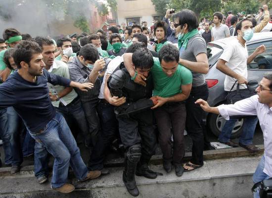 Legalább 19 halottja van a teheráni zavargásoknak