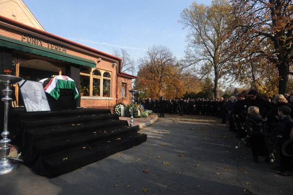  Búcsú Albert Flóriántól