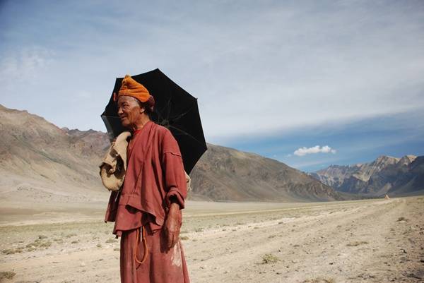 „Túlléptem a határaimat” – beszélgetés a Kőrösi Csoma Sándor útját végigjáró Sütő Zsolttal